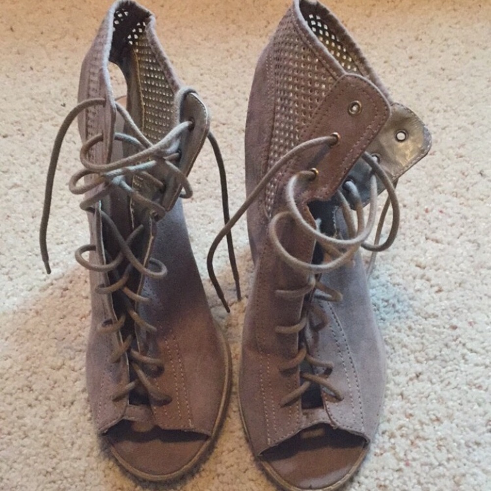 Tie up wedges